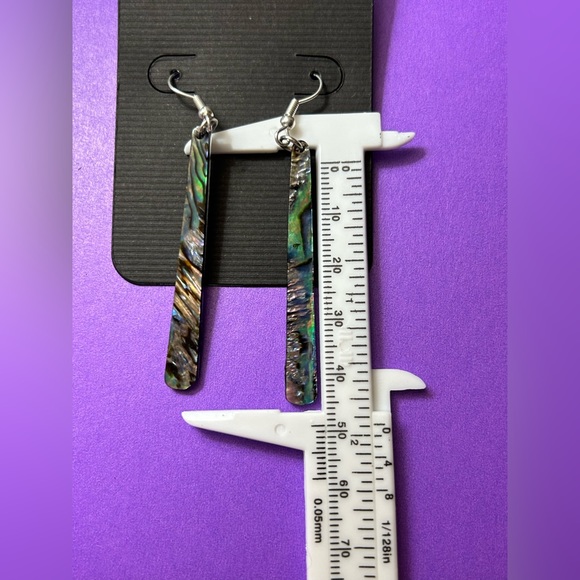 Abalone inspired resin earrings - Picture 3 of 4